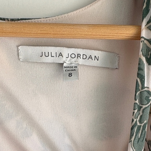 Julia Jordan Champagne and Green Floral Midi Dress - Picture 5 of 6